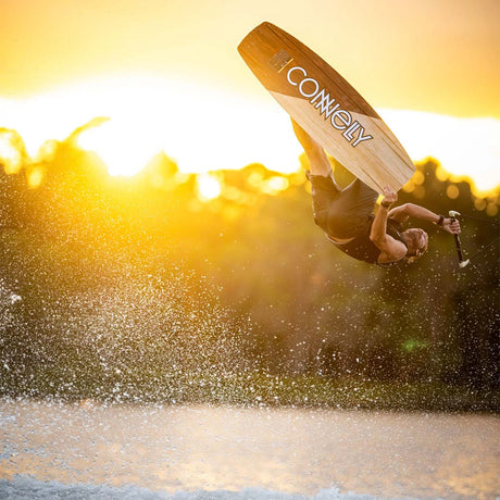 Connelly Big Easy Wakeboard w/ Draft Bindings