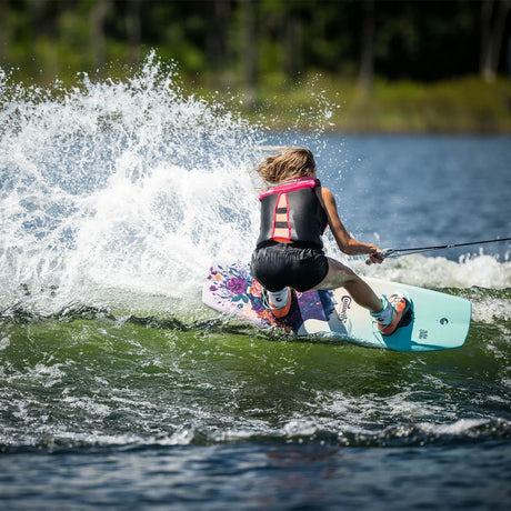 Connelly Women's Wildchild Wakeboard w/ Women's Karma Bindings
