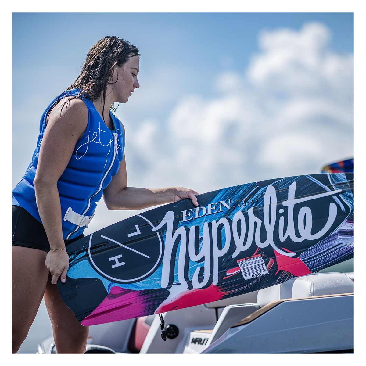 Hyperlite Women's Eden 2.0 Wakeboard w/ Viva Bindings