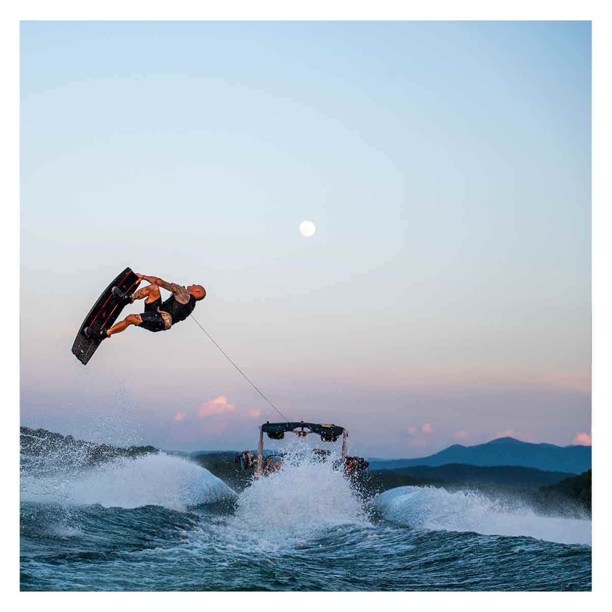 Hyperlite Rusty Pro Wakeboard w/ Team X Bindings