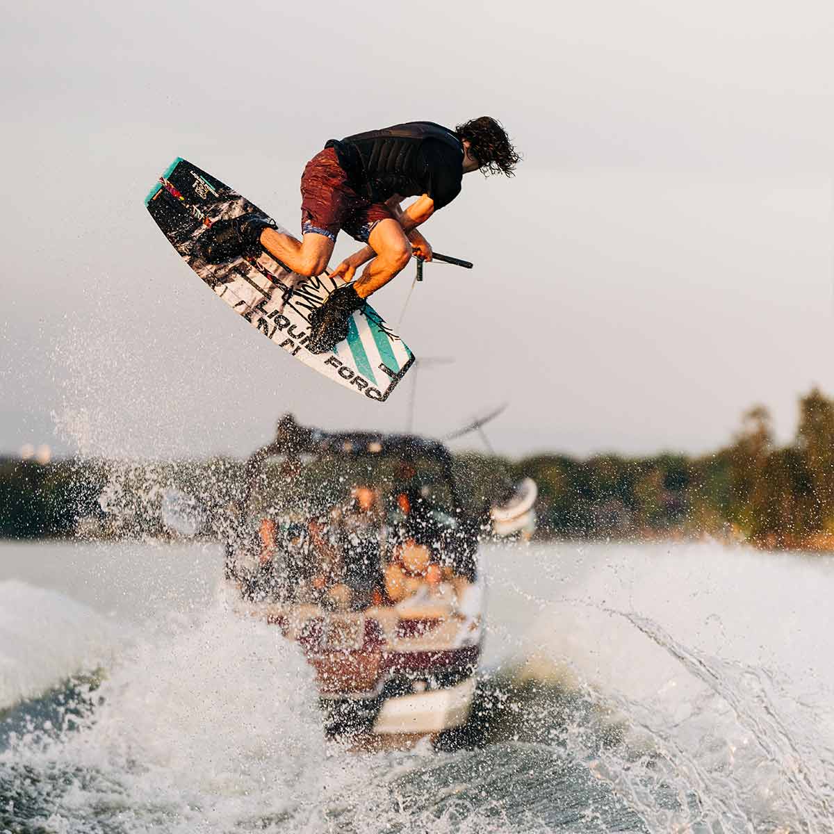 Liquid Force Bullox Aero Limited Release Wakeboard w/ Classic 6X OT Bindings