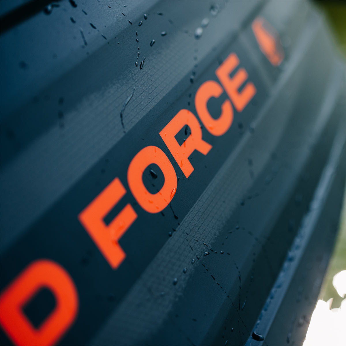 Liquid Force Remedy Aero Wakeboard w/ Aero 6X Bindings