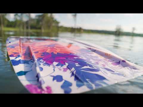 Connelly Women's Wildchild Wakeboard w/ Women's Karma Bindings