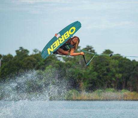 O'Brien Clutch Wakeboard with Clutch Boots - 2022