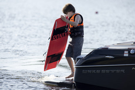 Ronix Kid's District Wakeboard w/ Kid's Divide Bindings